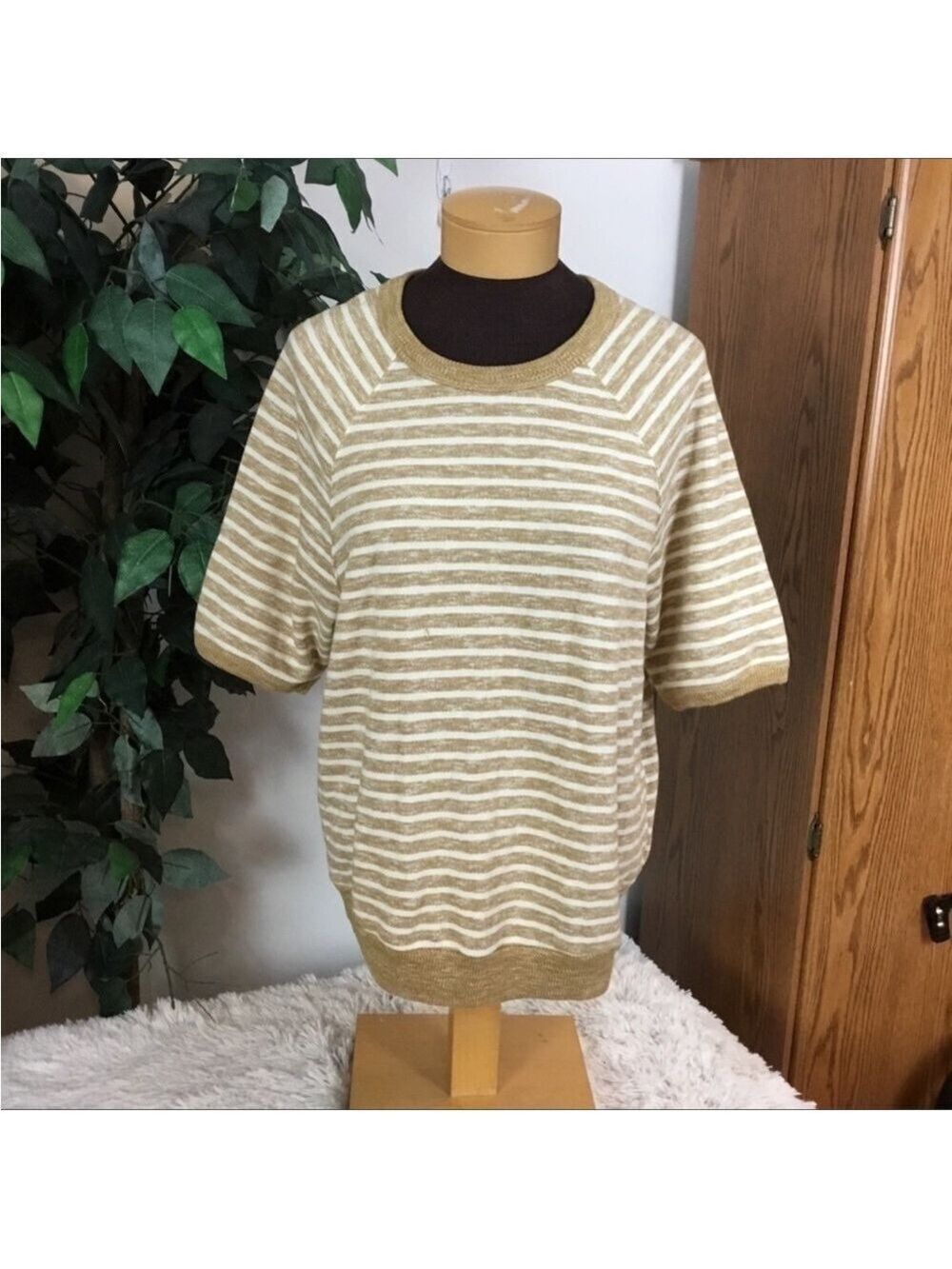 Universal thread pullover Woman’s XL tan white stripe short sleeve casu…